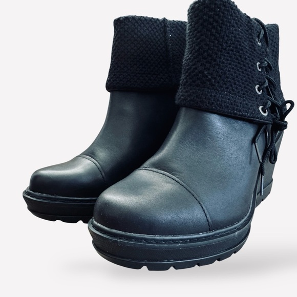 NWOT Timberland Kellis Black Leather Chelsea Wedge Ankle Boots - Picture 3 of 9